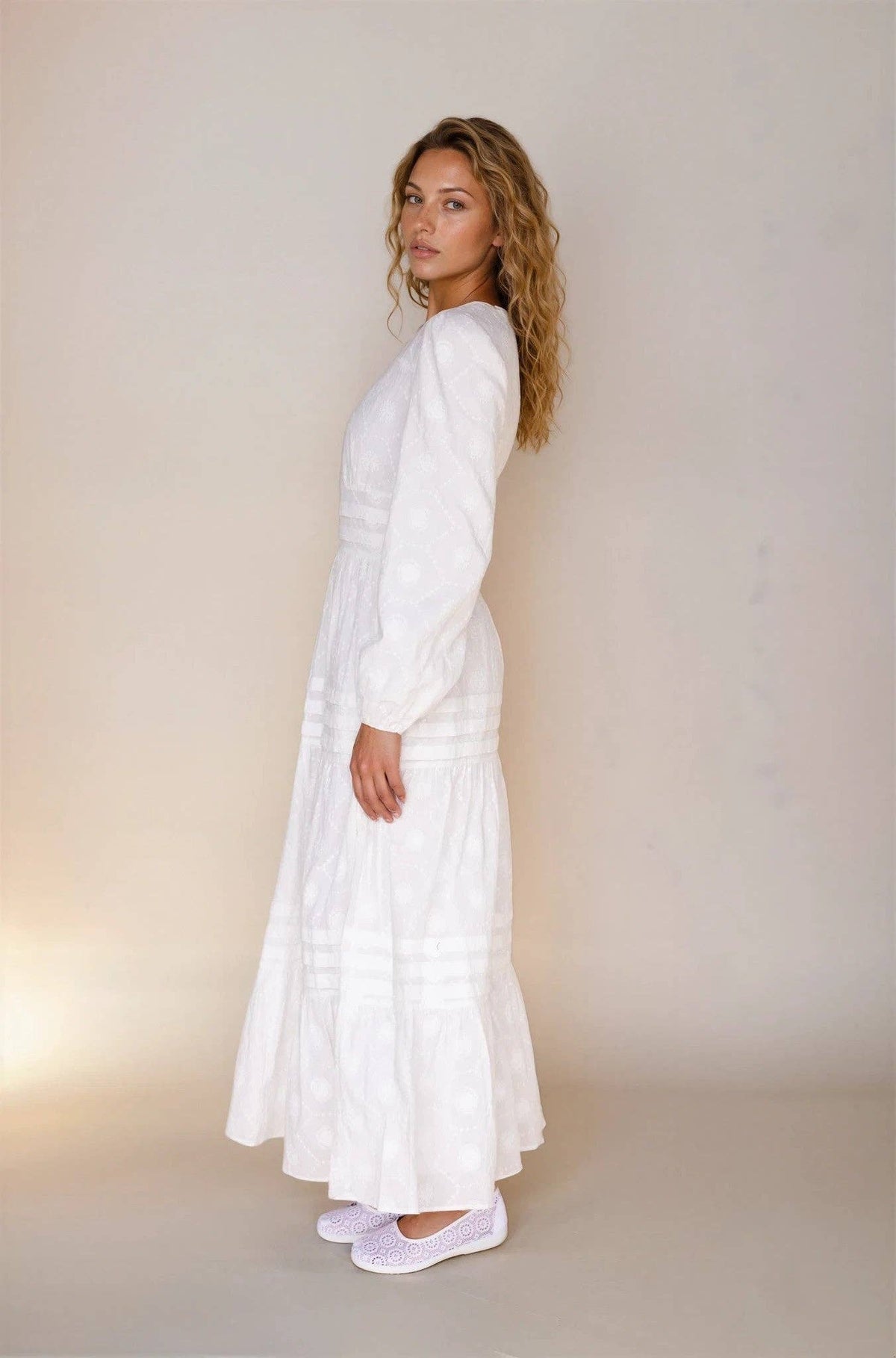 Karalyn Temple / Simple Wedding Dress