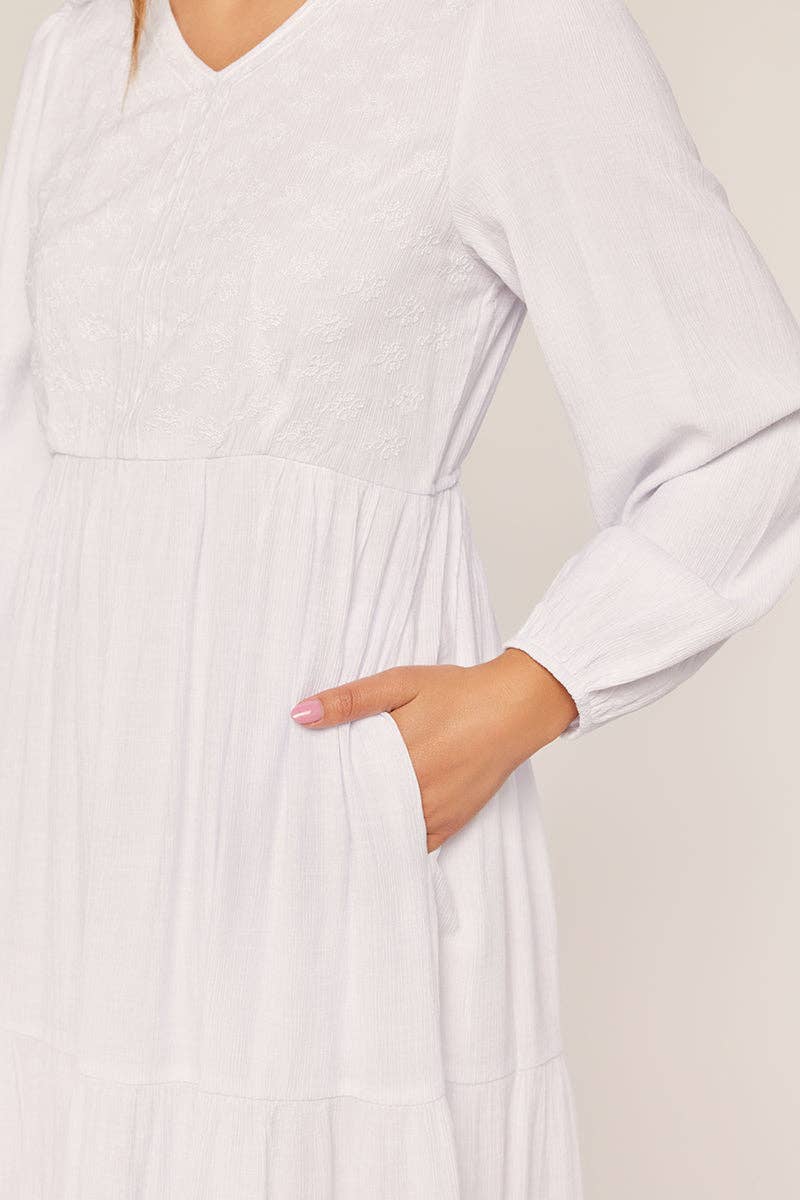 Tea n Rose - Plus size White embroidery Dress