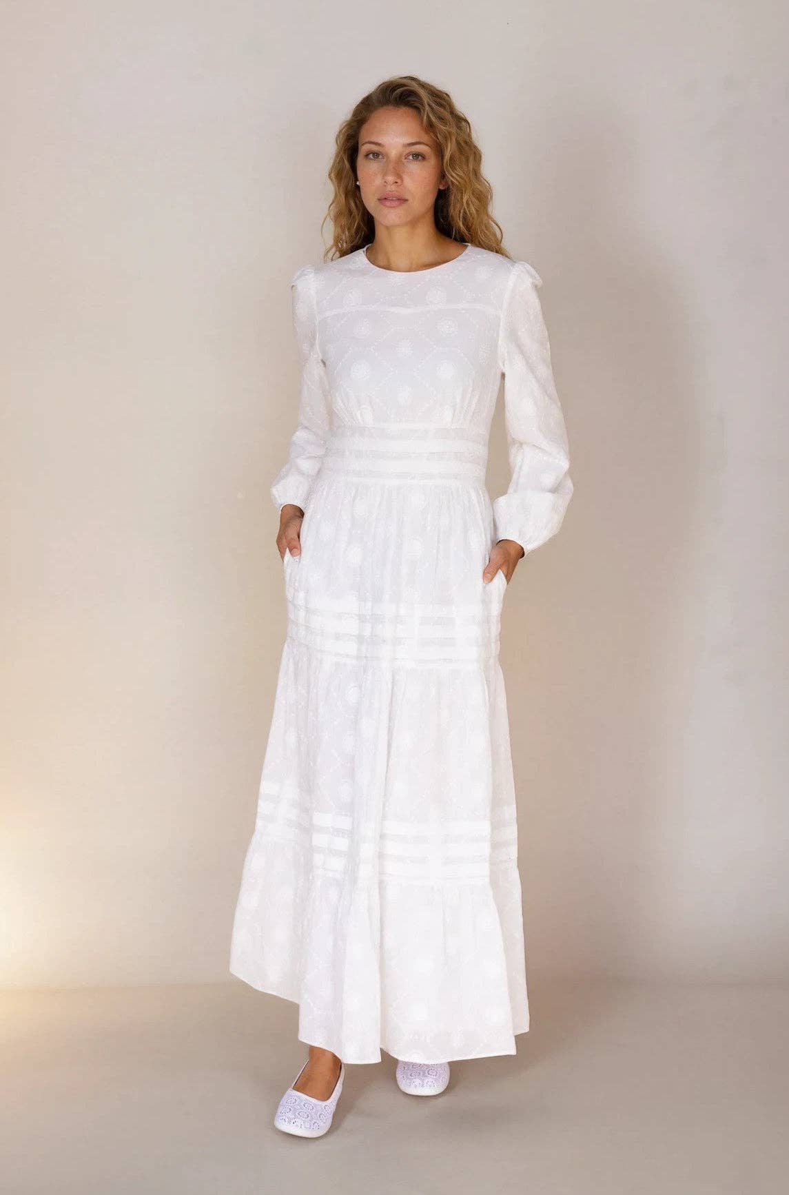 Karalyn Temple / Simple Wedding Dress
